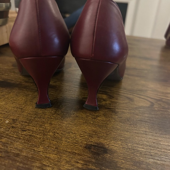 red women's shoes - Picture 3 of 4